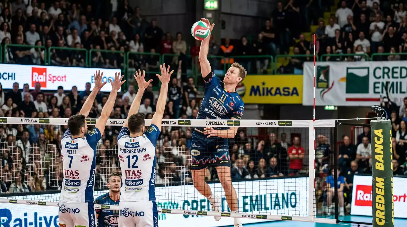 Attacco potente di un giocatore straniero durante una partita di SuperLega